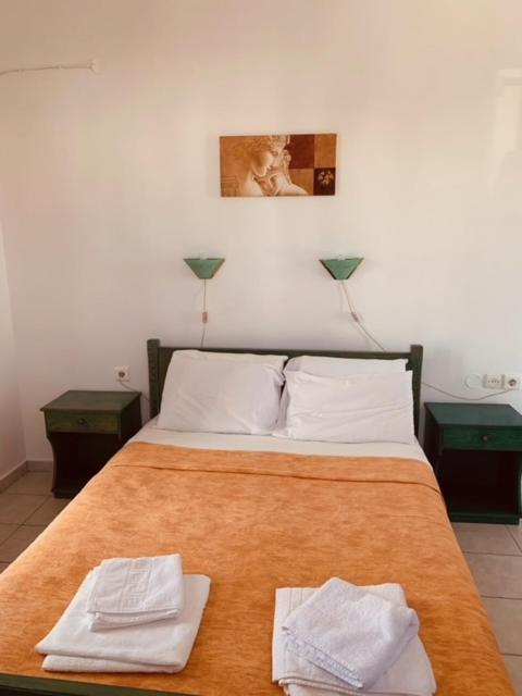 Manousos Rooms Adamantas  Bagian luar foto