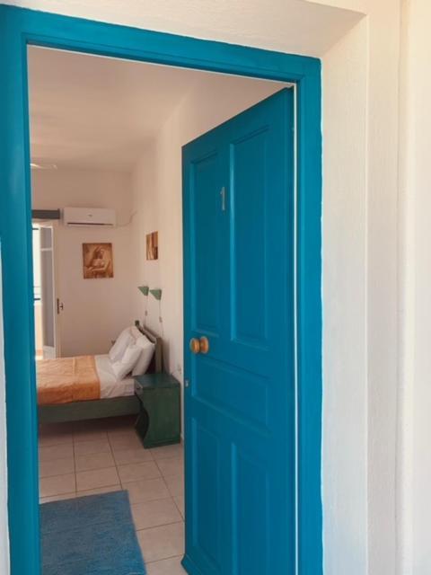 Manousos Rooms Adamantas  Bagian luar foto