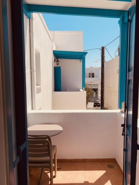 Manousos Rooms Adamantas  Bagian luar foto