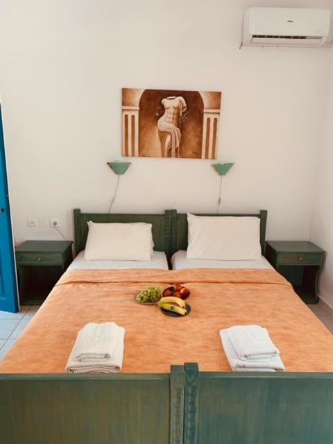 Manousos Rooms Adamantas  Bagian luar foto