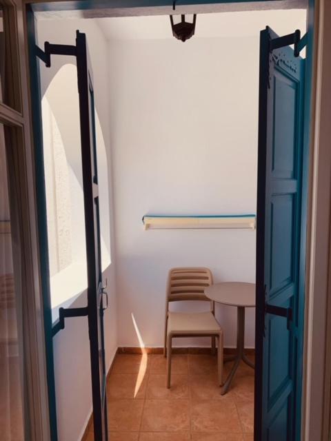Manousos Rooms Adamantas  Bagian luar foto
