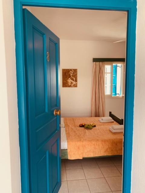 Manousos Rooms Adamantas  Bagian luar foto