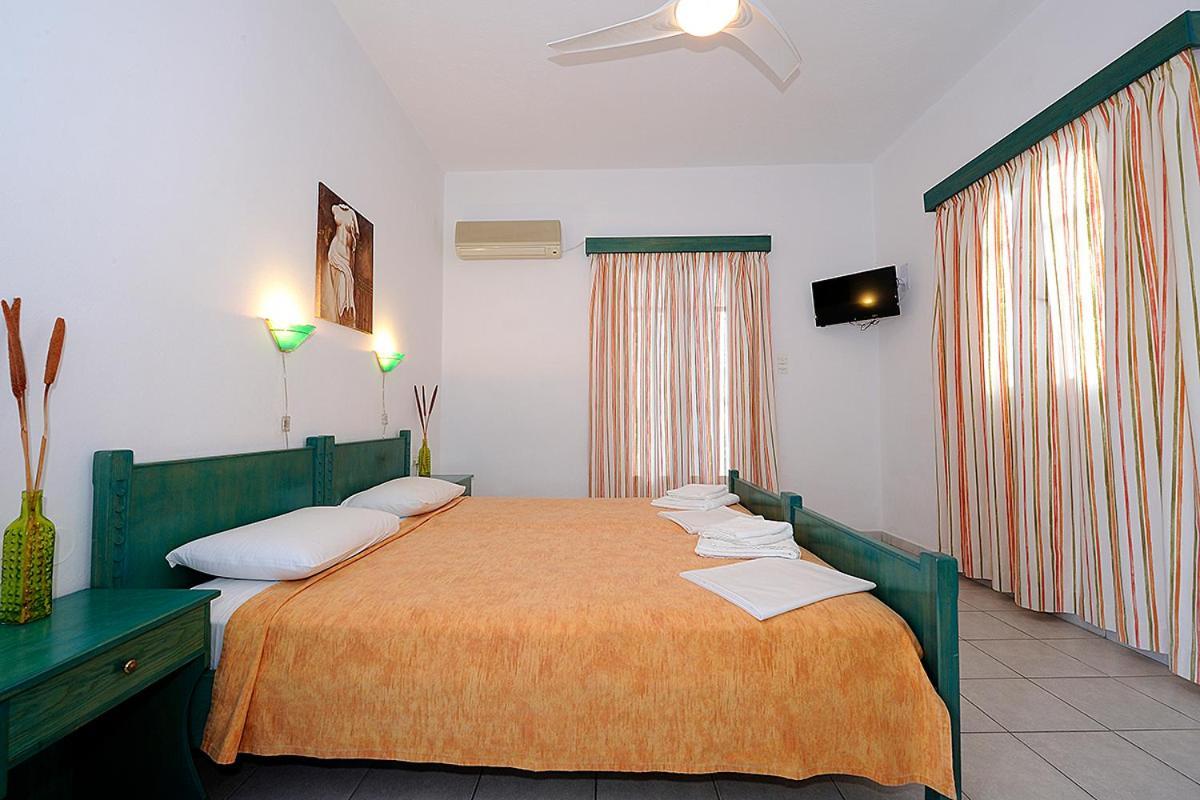 Manousos Rooms Adamantas  Bagian luar foto