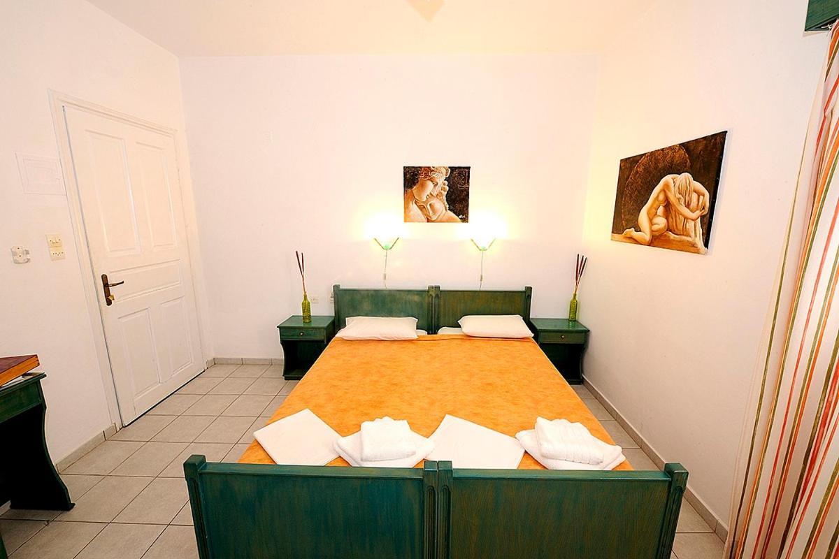Manousos Rooms Adamantas  Bagian luar foto