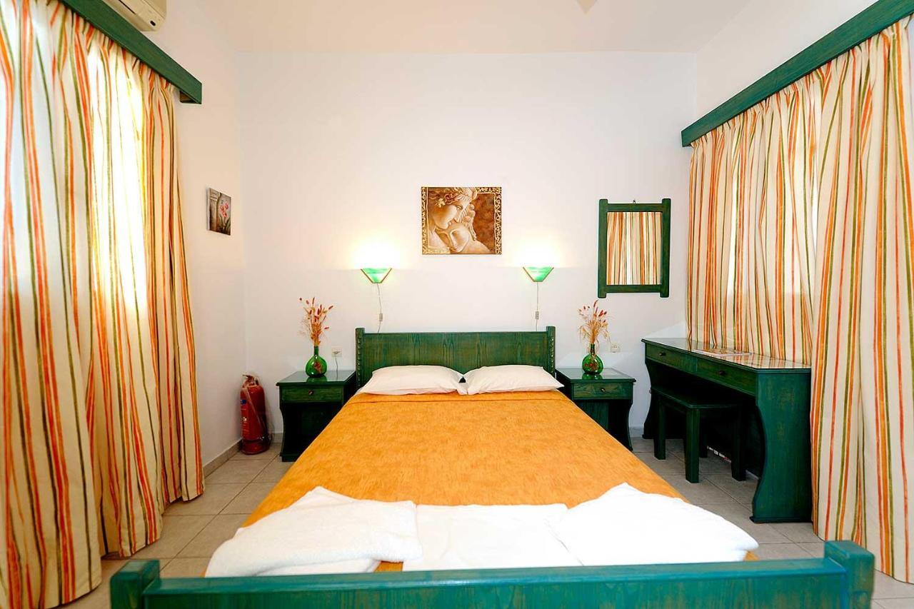 Manousos Rooms Adamantas  Bagian luar foto